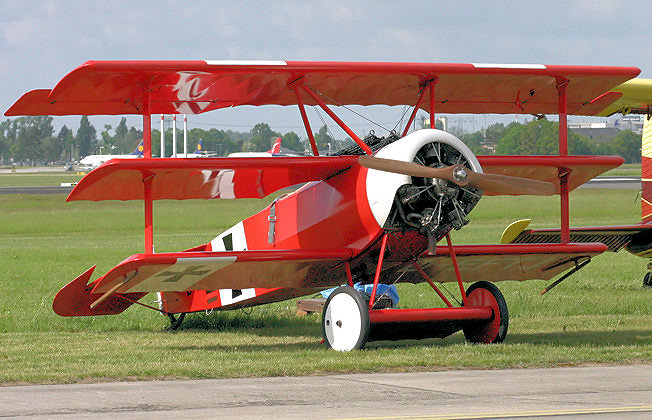 Модель самолета CYmodel Fokker DR-1