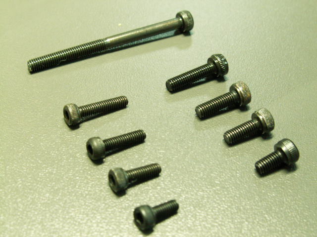Винт под шестигранник М2,5 х 12