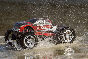 E-Maxx 1/10 4WD Brushed TQi Ready to Bluetooth Module Fast Charger