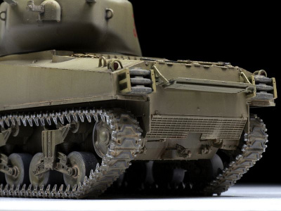 Сборная модель ZVEZDA Американский средний танк М4А2 (76)  Шерман, 1/35