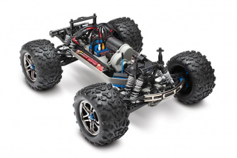 Модель автомобиля E-MAXX с электродвигателем