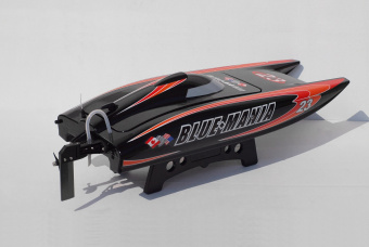 Blue Mania 2.4G RTR brushless with 11.1V 2200mAh 35C LiPo & 3S balance charger