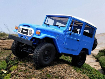Радиоуправляемая машина WPL Toyota FJ40 (голубая) 4WD 2.4G 1/16 RTR
