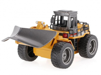 Радиоуправляемый снегоуборщик HUI NA TOYS 2.4G 6CH 1/18 RTR