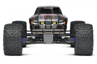 Модель автомобиля E-MAXX с электродвигателем