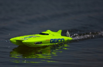 Радиоуправляемый катамаран ProBoat Miss Geico 17 Brushed RTR