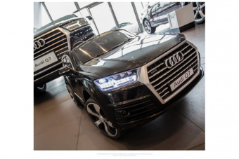 Радиоуправляемый детcкий электромобиль AUDI Q7