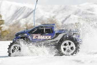 E-Maxx 1/10 4WD Brushed TQi Ready to Bluetooth Module Fast Charger
