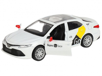 Машина АВТОПАНОРАМА Яндекс GO Toyota Camry, 1/43, белый, инерция, откр. двери, 17,5*12,5*6,5 см
