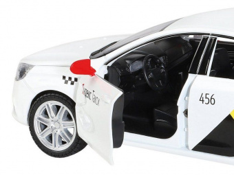 Машина ''АВТОПАНОРАМА'' Яндекс.Такси  LADA VESTA, белый, 1/24, свет. звук. эффект., инерция, в/к 24,5*12,5*10,5 см