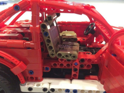 Радиоуправляемый конструктор CADA deTech ретро-автомобиль жук (472 детали)