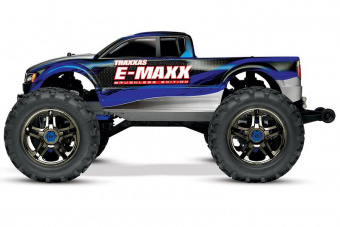 Модель автомобиля E-MAXX с электродвигателем