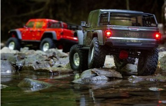 Модель для трофи Axial 1/10 SCX10 III Jeep JT Gladiator Rock Crawler with Portals RTR (серый)