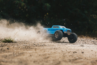 Радиоуправляемый монстр ARRMA Bigrock Crew Cab MEGA 4x4 1/10
