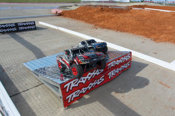 LaTrax SST 1/18 4WD Fast Charger