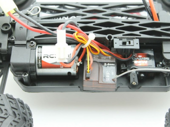 Р/У монстр Himoto Tracker 4WD 2.4G 1/18 RTR + Ni-Mh и З/У
