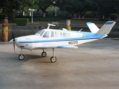 Радиоуправляемый самолет Top RC ST Beechcraft Bonanza V35 голубой 1280мм (шасси) PNP