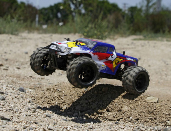 Трак 1/24 - Ruckus 4WD RTR (Красно-синий)
