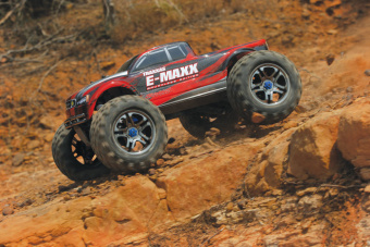 E-Maxx Brushless 1/10 4WD  TQi Bluetooth Module Fast Charger