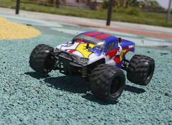 Трак 1/24 - Ruckus 4WD RTR (Красно-синий)