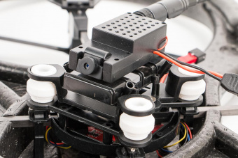 V666 Quadcopter (FPV 5.8GHZ, Headless Mode, удержание высоты)