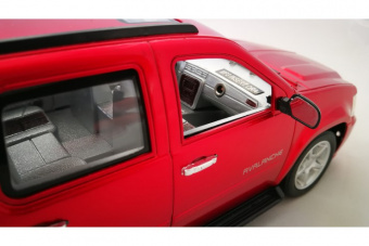 Машина CHEVROLET 1:16 со светом