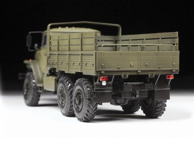 Сборная модель ZVEZDA Российский армейский грузовик Урал-4320, 1/35