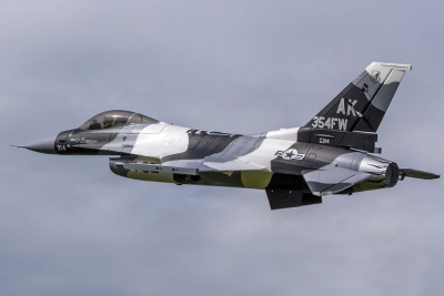 Модель самолета FreeWing F-16 (Alaska Snow Camo) PNP