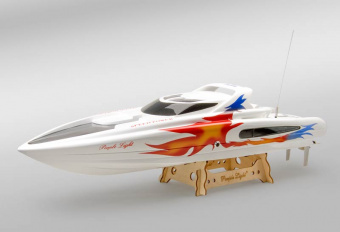 Радиоуправляемая лодка White Shark 1300 33cc